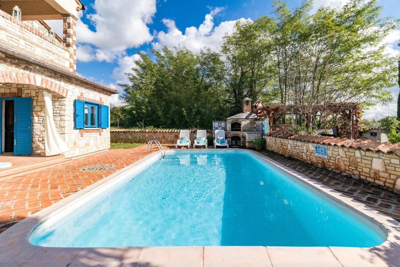 Villa-Johanna Kaštelir Buitenkant foto